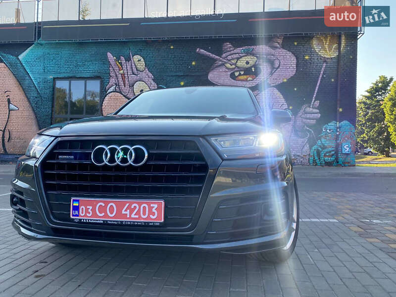 Позашляховик / Кросовер Audi Q7 2016 в 