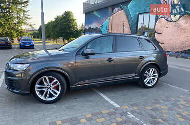 Позашляховик / Кросовер Audi Q7 2016 в 