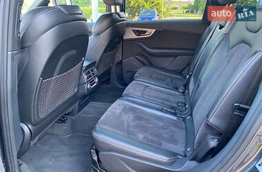 Позашляховик / Кросовер Audi Q7 2016 в 