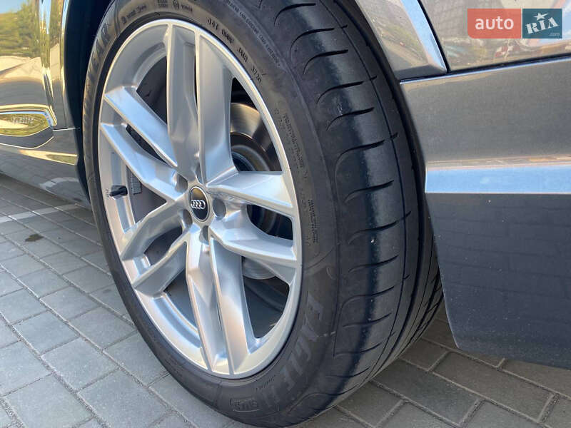 Позашляховик / Кросовер Audi Q7 2016 в Луцьку