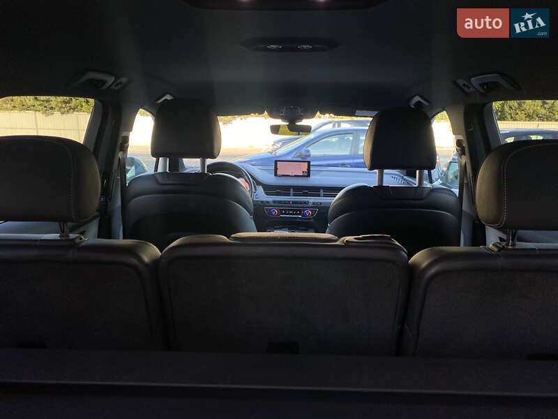 Позашляховик / Кросовер Audi Q7 2016 в Луцьку