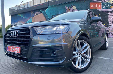 Позашляховик / Кросовер Audi Q7 2016 в 