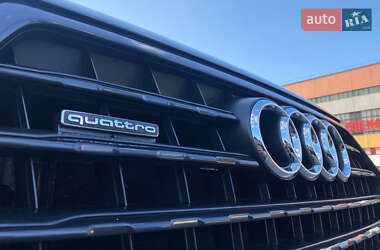 Позашляховик / Кросовер Audi Q7 2016 в 