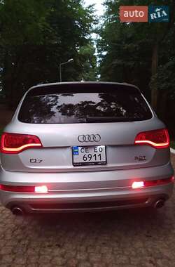 Внедорожник / Кроссовер Audi Q7 2015 в 