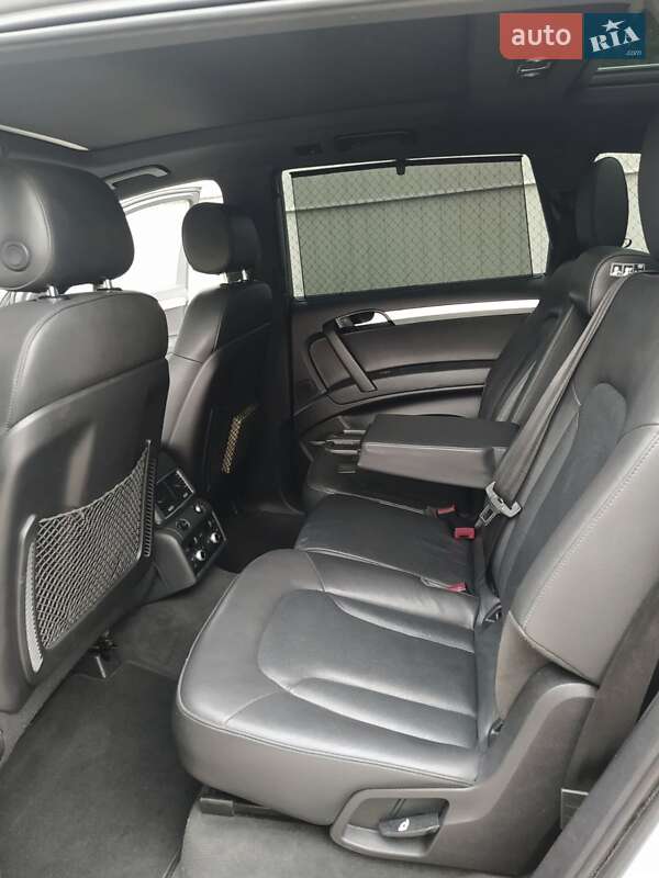 Внедорожник / Кроссовер Audi Q7 2015 в Черновцах