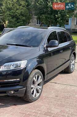 Внедорожник / Кроссовер Audi Q7 2007 в Рокитном