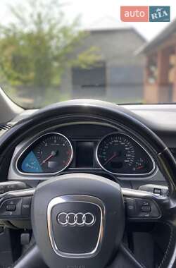 Внедорожник / Кроссовер Audi Q7 2007 в Рокитном