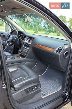 Внедорожник / Кроссовер Audi Q7 2013 в 