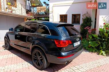 Позашляховик / Кросовер Audi Q7 2007 в 