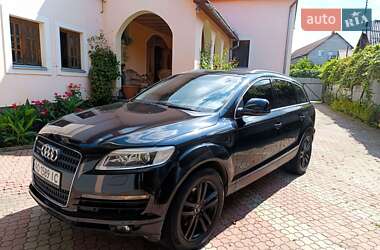 Позашляховик / Кросовер Audi Q7 2007 в 