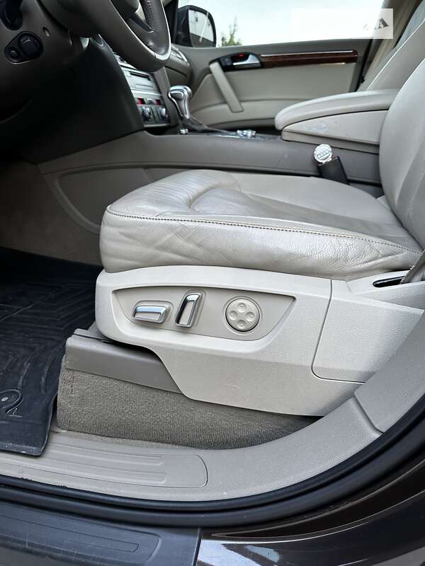 Внедорожник / Кроссовер Audi Q7 2014 в Косове