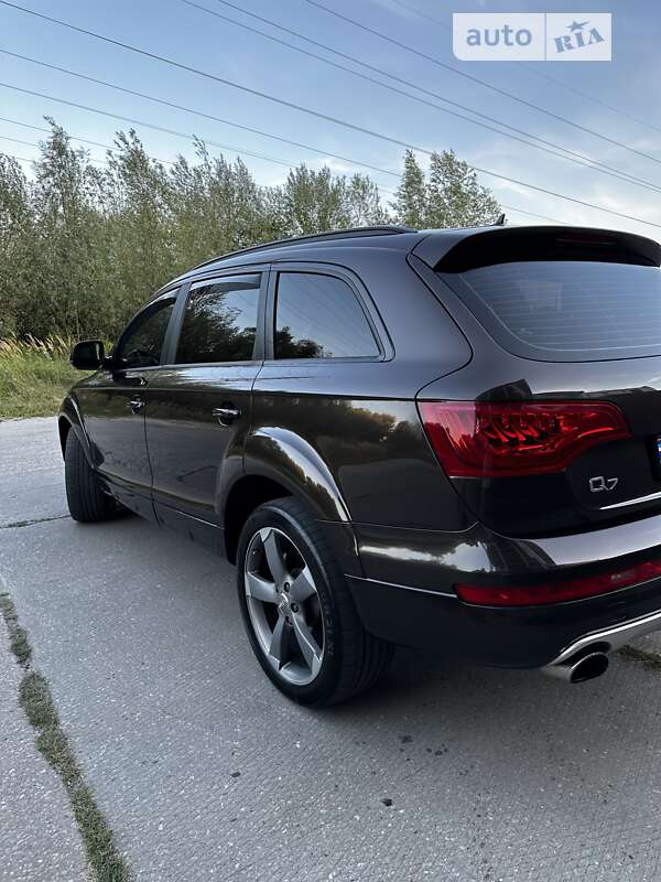 Внедорожник / Кроссовер Audi Q7 2014 в Косове