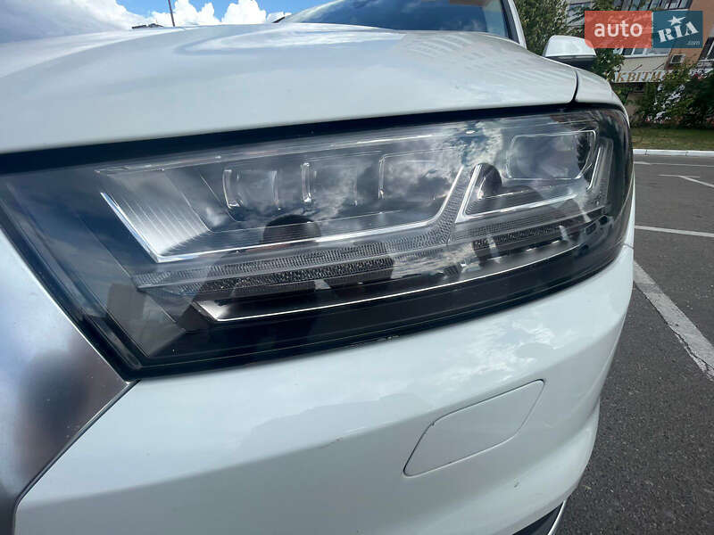 Внедорожник / Кроссовер Audi Q7 2017 в Харькове