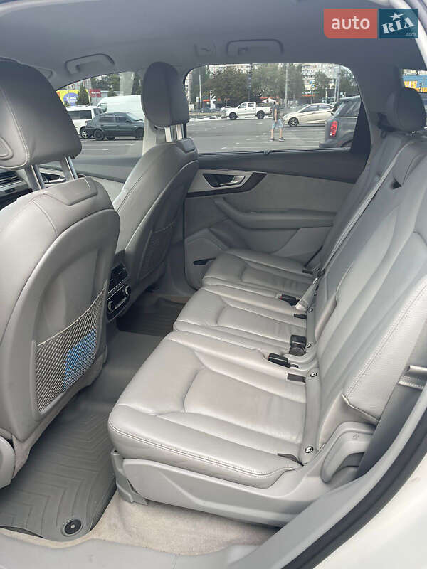 Внедорожник / Кроссовер Audi Q7 2017 в Харькове