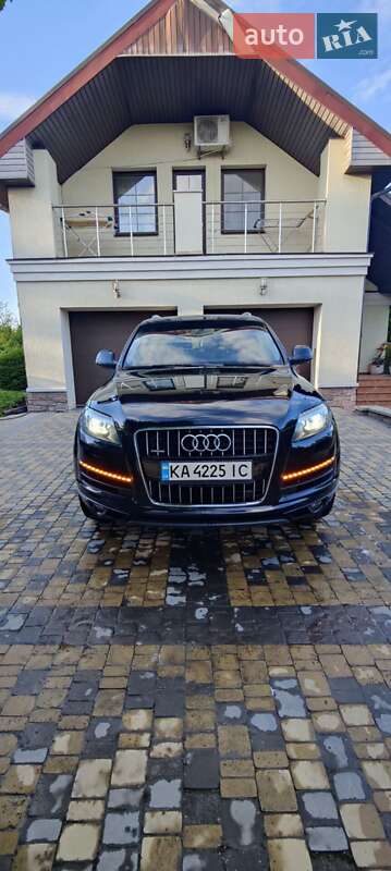 Внедорожник / Кроссовер Audi Q7 2014 в 