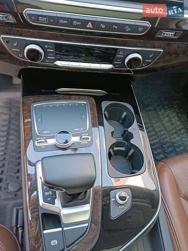 Позашляховик / Кросовер Audi Q7 2019 в Львові