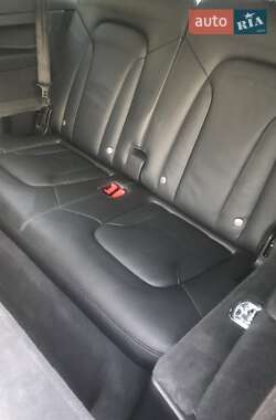 Позашляховик / Кросовер Audi Q7 2013 в 