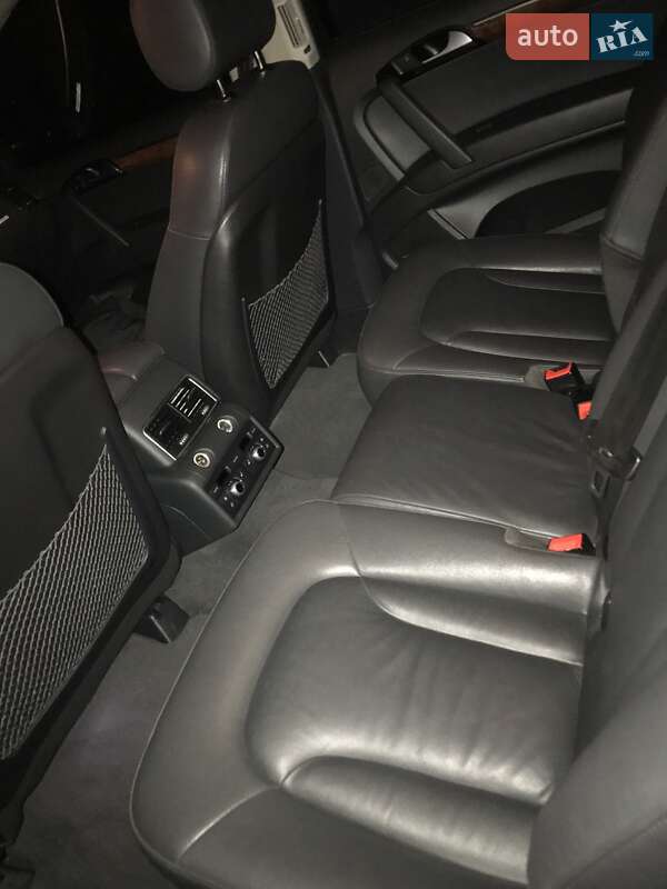 Внедорожник / Кроссовер Audi Q7 2013 в Киеве