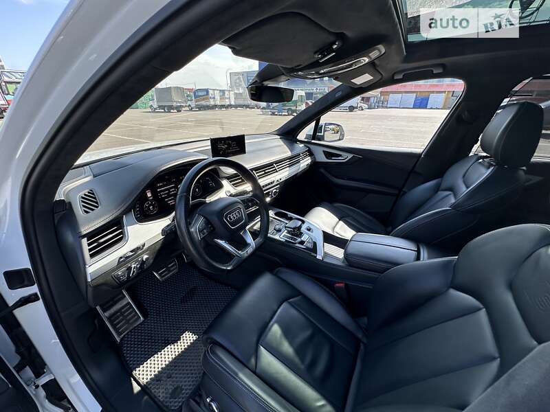 Позашляховик / Кросовер Audi Q7 2016 в Черкасах