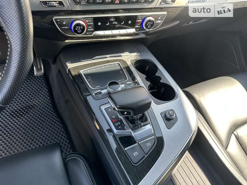 Позашляховик / Кросовер Audi Q7 2016 в Черкасах