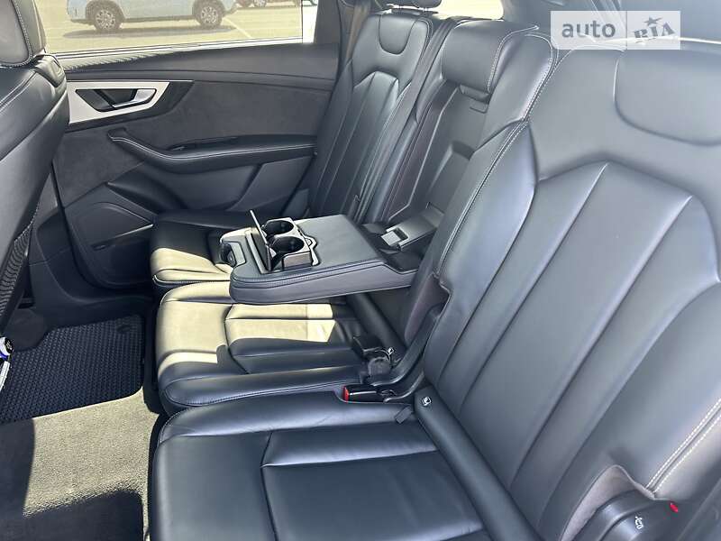 Позашляховик / Кросовер Audi Q7 2016 в Черкасах