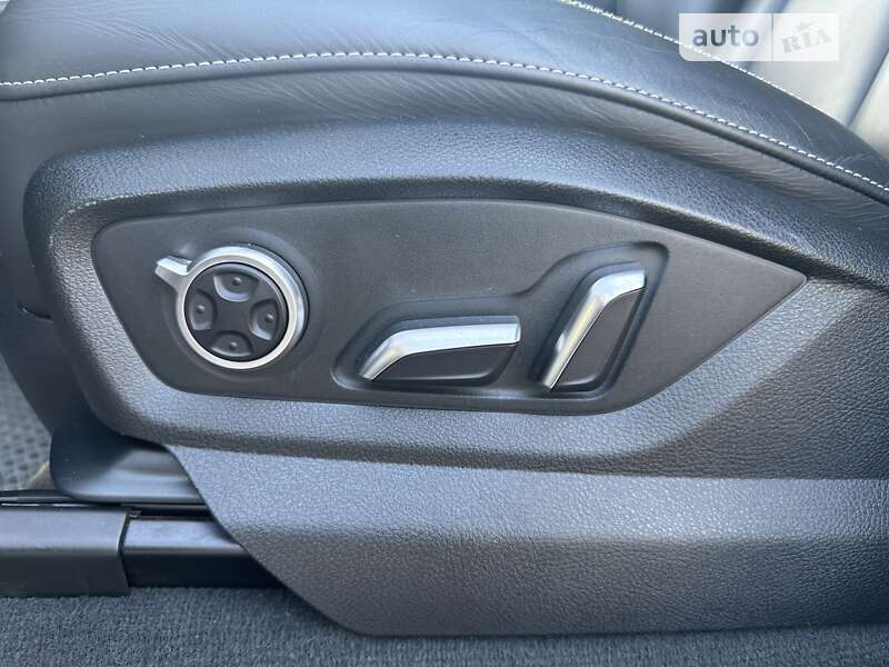 Позашляховик / Кросовер Audi Q7 2016 в Черкасах