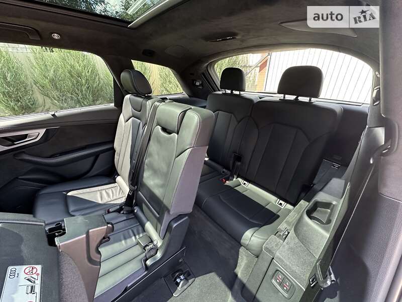 Позашляховик / Кросовер Audi Q7 2016 в Черкасах