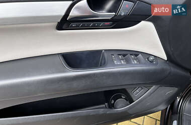 Внедорожник / Кроссовер Audi Q7 2009 в 