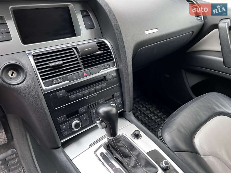 Внедорожник / Кроссовер Audi Q7 2009 в Луцке