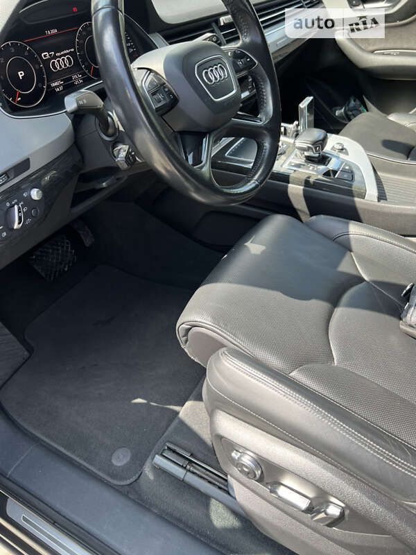 Позашляховик / Кросовер Audi Q7 2016 в Івано-Франківську