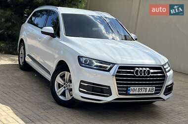 Позашляховик / Кросовер Audi Q7 2016 в 