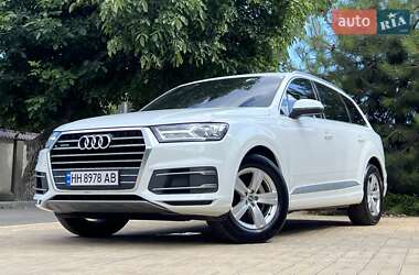 Позашляховик / Кросовер Audi Q7 2016 в 