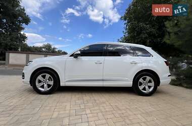 Позашляховик / Кросовер Audi Q7 2016 в 