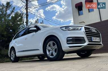 Позашляховик / Кросовер Audi Q7 2016 в 