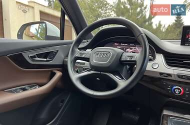Позашляховик / Кросовер Audi Q7 2016 в 