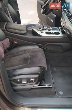 Внедорожник / Кроссовер Audi Q7 2016 в 
