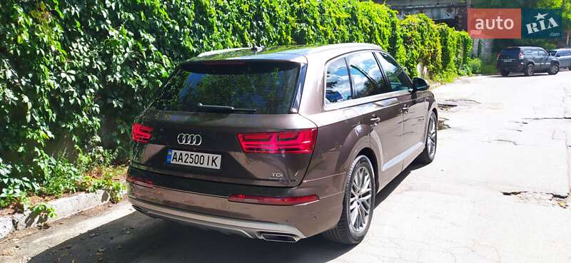 Позашляховик / Кросовер Audi Q7 2016 в Києві