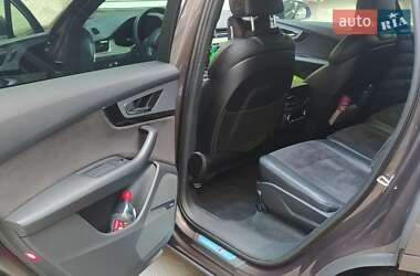 Внедорожник / Кроссовер Audi Q7 2016 в 
