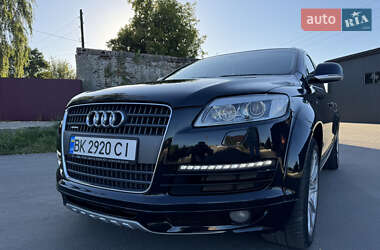 Внедорожник / Кроссовер Audi Q7 2008 в Дубно