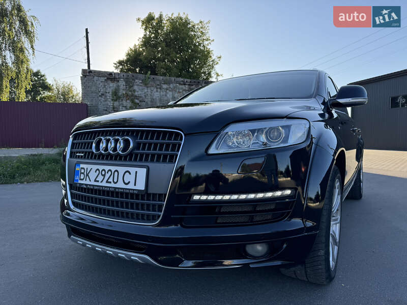 Внедорожник / Кроссовер Audi Q7 2008 в Дубно