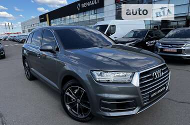 Позашляховик / Кросовер Audi Q7 2016 в Києві