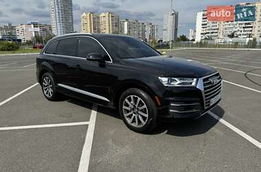 Внедорожник / Кроссовер Audi Q7 2016 в 