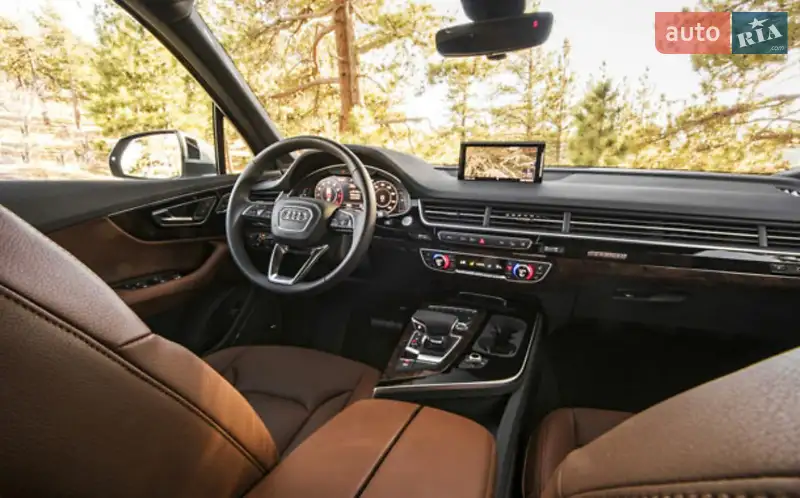 Внедорожник / Кроссовер Audi Q7 2017 в 