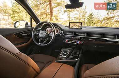 Внедорожник / Кроссовер Audi Q7 2017 в 
