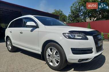 Позашляховик / Кросовер Audi Q7 2015 в 