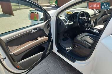 Позашляховик / Кросовер Audi Q7 2015 в 