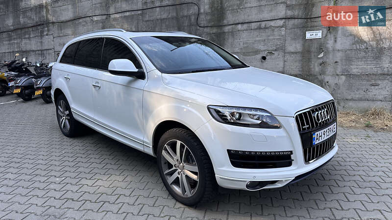 Позашляховик / Кросовер Audi Q7 2014 в Чернівцях