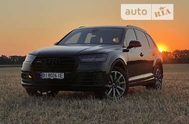 Позашляховик / Кросовер Audi Q7 2017 в Лубнах