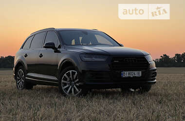 Позашляховик / Кросовер Audi Q7 2017 в Лубнах