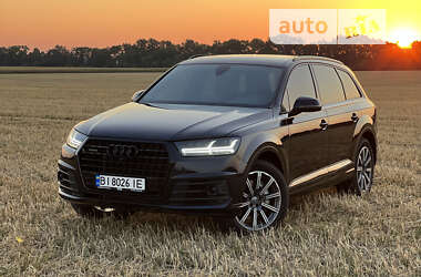 Позашляховик / Кросовер Audi Q7 2017 в Лубнах